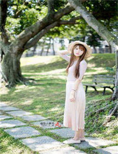 美女脱十八岁以下的内衣